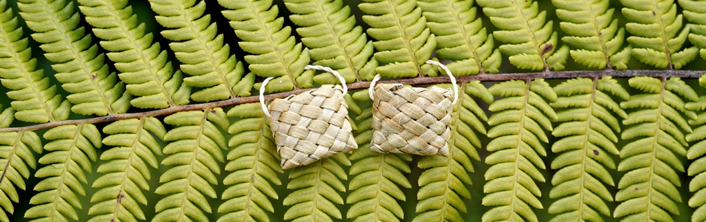 AllFlax - contemporary flax weaving: mini kete