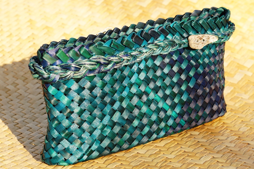 AllFlax - contemporary flax weaving: clutches