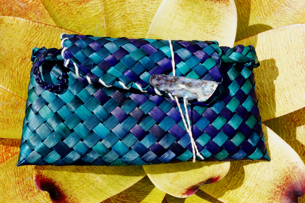 AllFlax - contemporary flax weaving: clutches