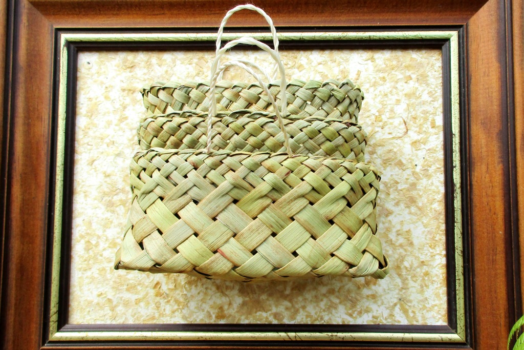 AllFlax - contemporary flax weaving: mini kete