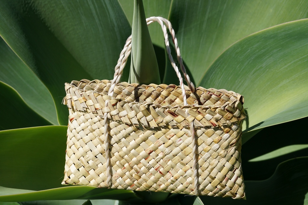 AllFlax - traditional flax weaving: kete