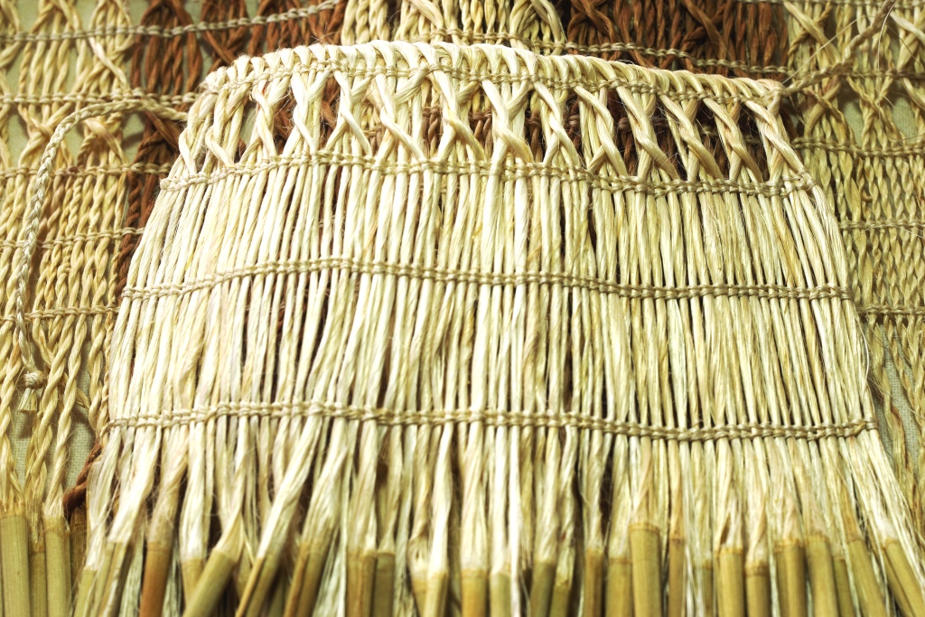 AllFlax - contemporary flax weaving: mini kahu