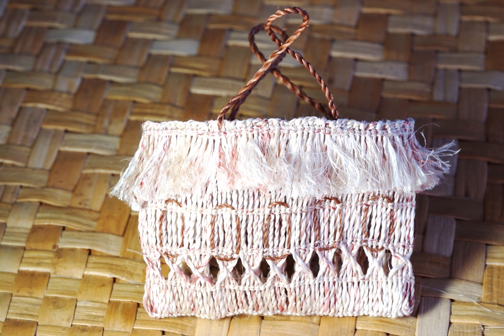 AllFlax - contemporary flax weaving: mini kete