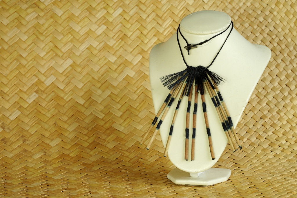 AllFlax - contemporary flax weaving: necklaces