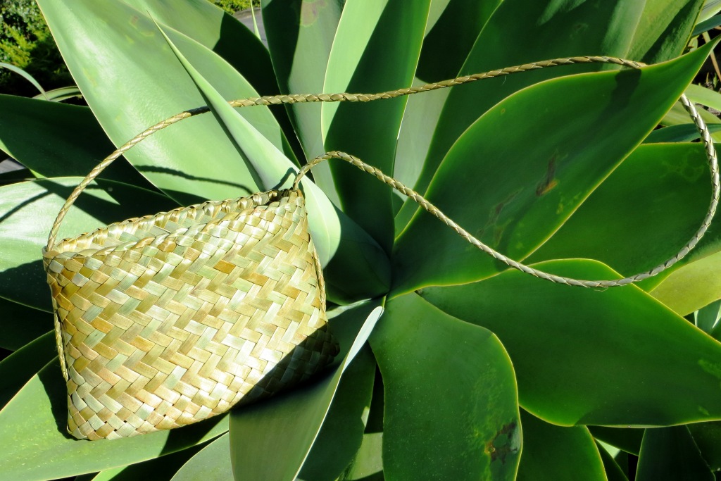 AllFlax - traditional flax weaving: kete