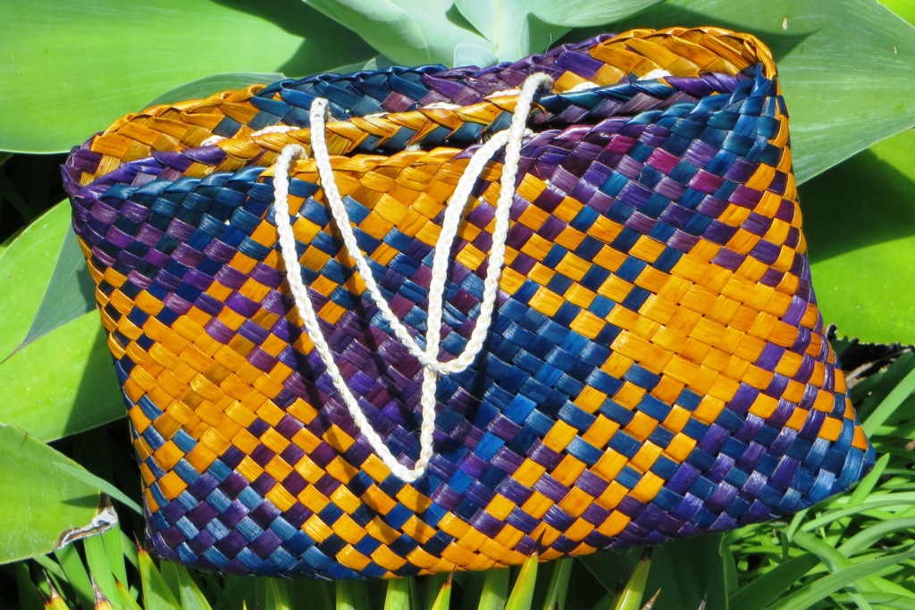 AllFlax - traditional flax weaving: kete