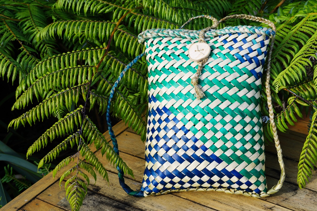 AllFlax - traditional flax weaving: pikau/backpacks