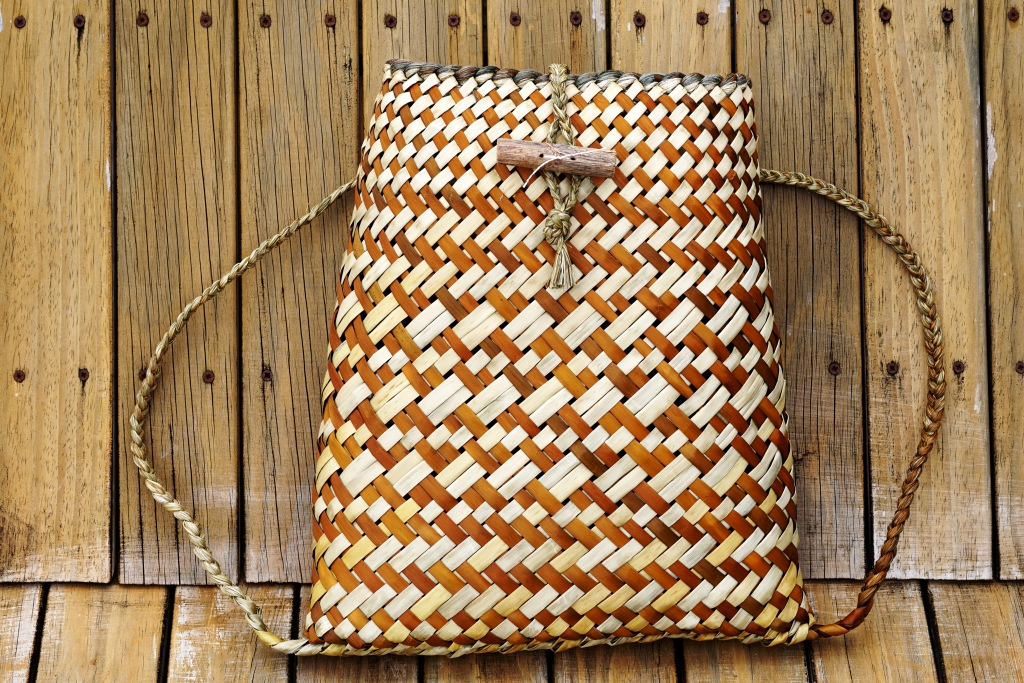 AllFlax - traditional flax weaving: pikau/backpacks